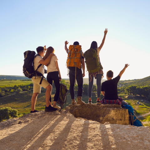 persone festeggiano ferragosto ue