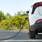 Auto Elettrica In Ricarica