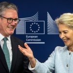 Keir Starmer e Ursula von der Leyen (Wiktor Dabkowski/Fotogramma)