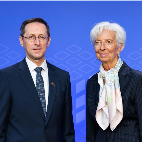 Ministro Ungherese Finanze Mihaly Varga E Presidente Bce Christine Lagarde Fotogramma