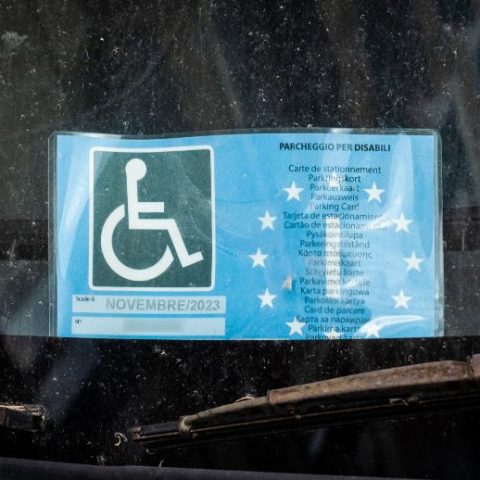 Tagliandino Disabili Parcheggio Fg Censored