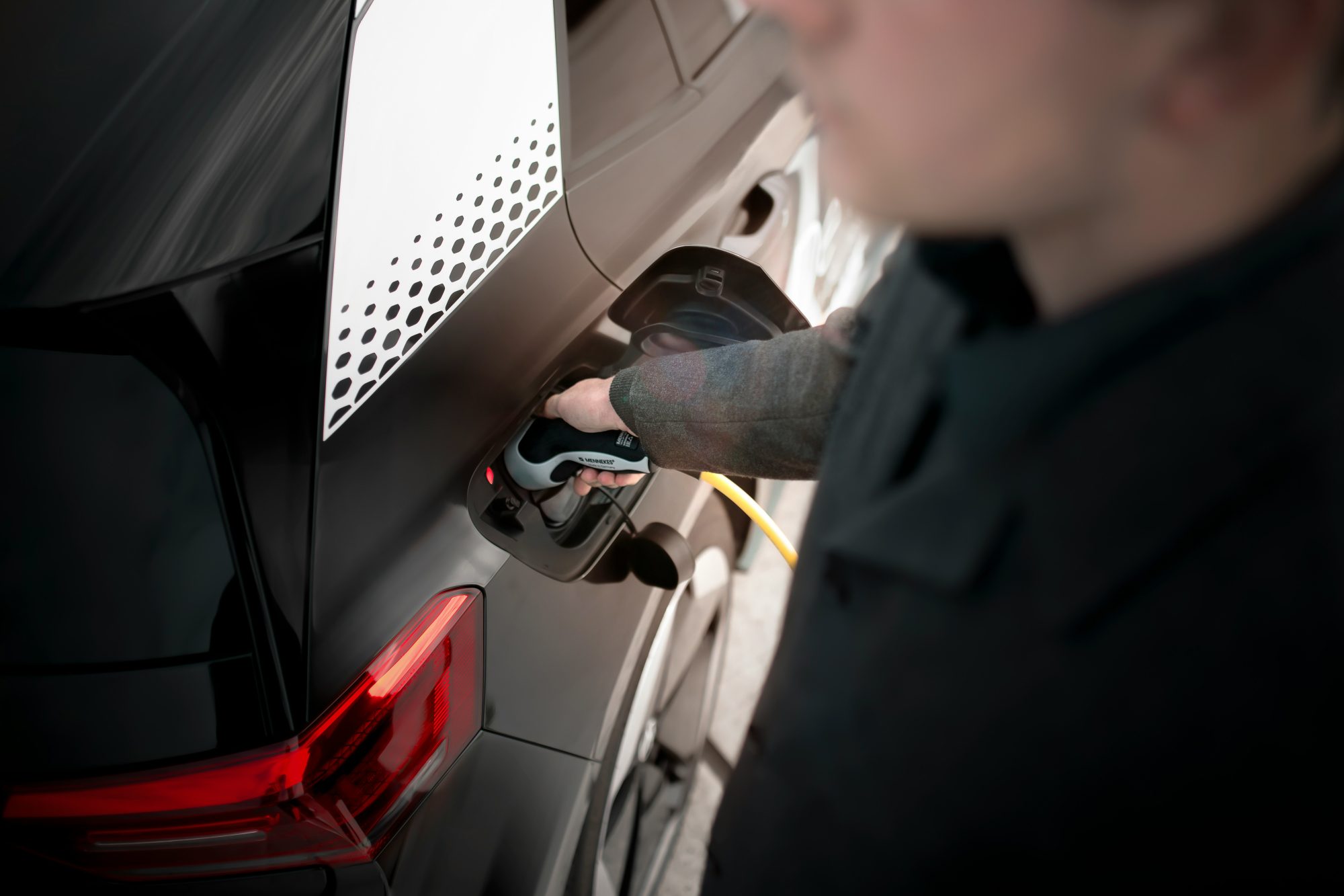 carica auto elettrica