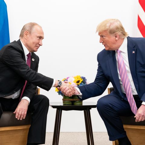 Vladimir Putin e Donald Trump (Shealah Craighead/Ipa)
