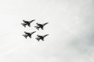 caccia militari in volo