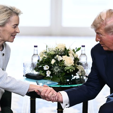 Ursula von der Leyen e Donald Trump dazi