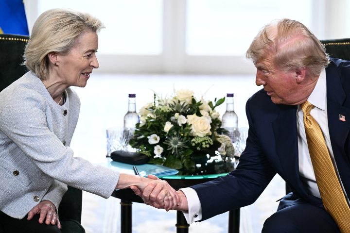 Ursula von der Leyen e Donald Trump dazi