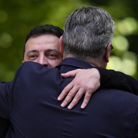Zelensky Starmer Incontro abbraccio 14 agosto 2025