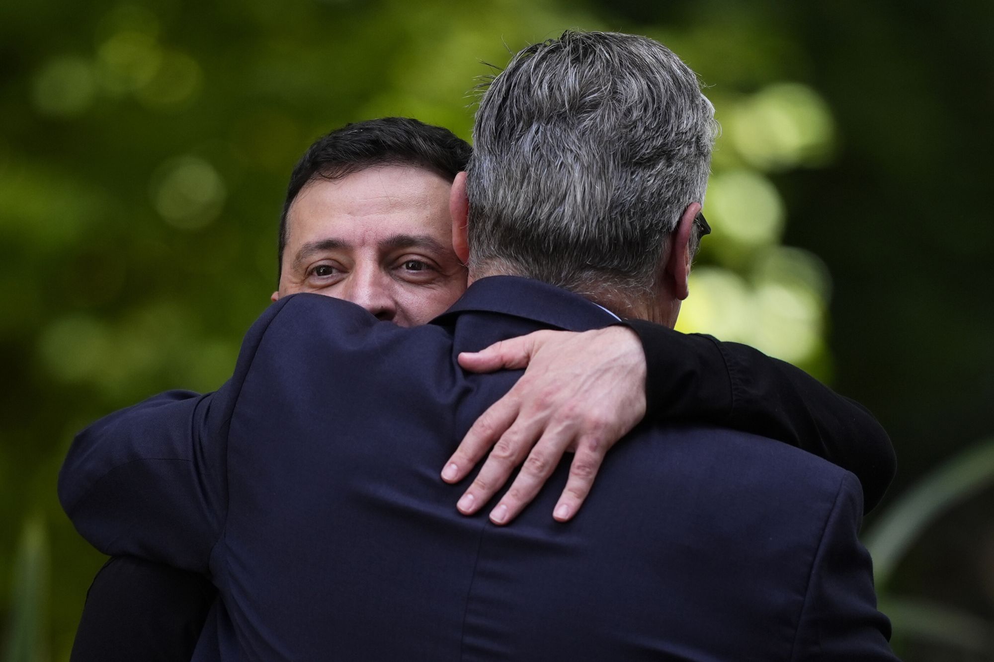 Zelensky Starmer Incontro abbraccio 14 agosto 2025