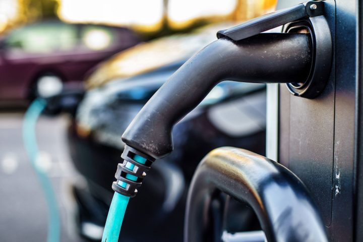 Veicoli Elettrici Cinesi Canva