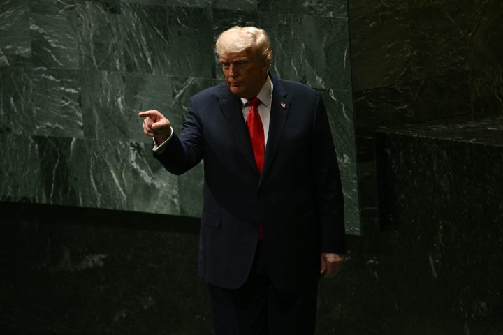 Donald Trump saluta l'Onu (Afp)