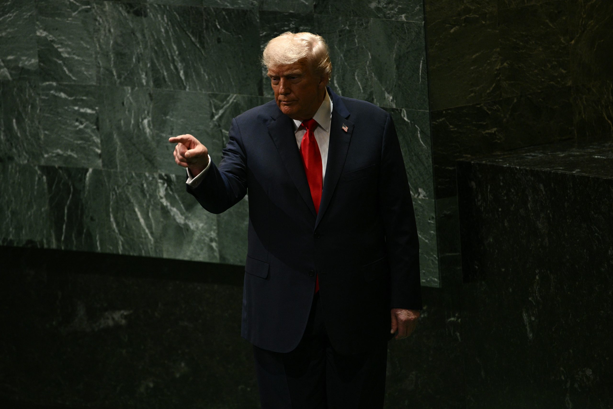 Donald Trump saluta l'Onu (Afp)