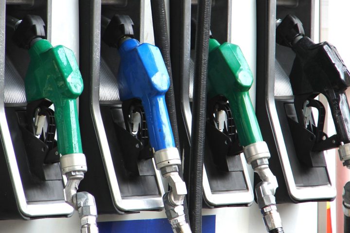 Pompa Benzina Canva