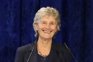 Catherine Connolly Presidente Irlanda sorride