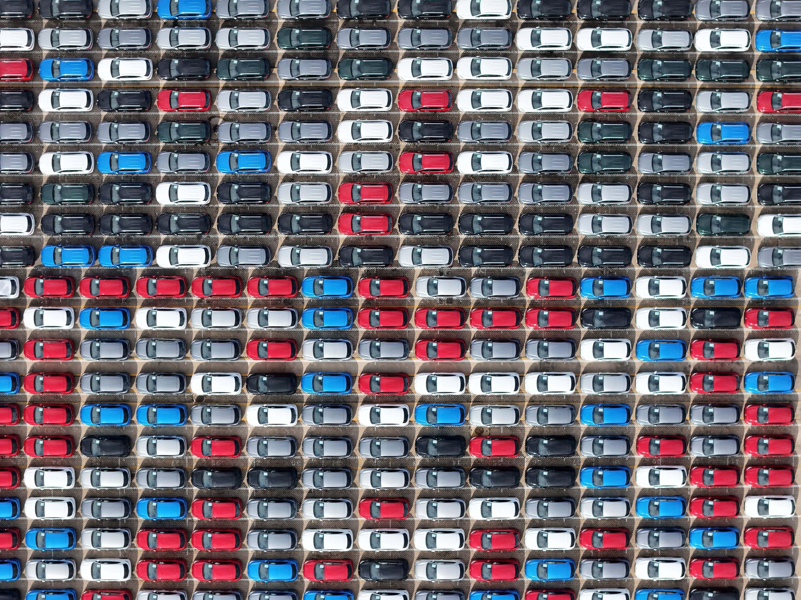 Automobili