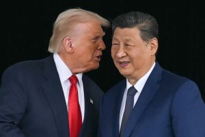 Il presidente Usa Donald Trump incontra quello cinese Xi Jinping (Afp)