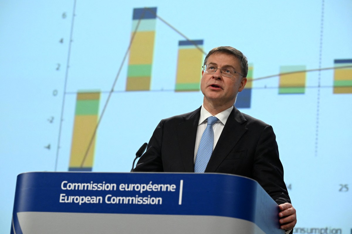 Futuro dell'economia Ue con il commissario Dombrovskis (Afp)