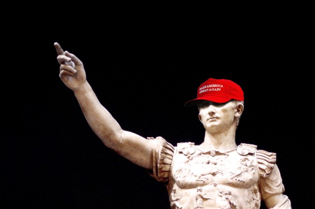 Statua romana con cappellino Maga