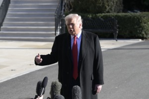 Donald Trump parla ai microfoni