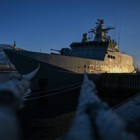 La HDMS Ejnar Mikkelsen (P571) della Marina Reale Danese nel porto di Nuuk, Groenlandia (Afp)