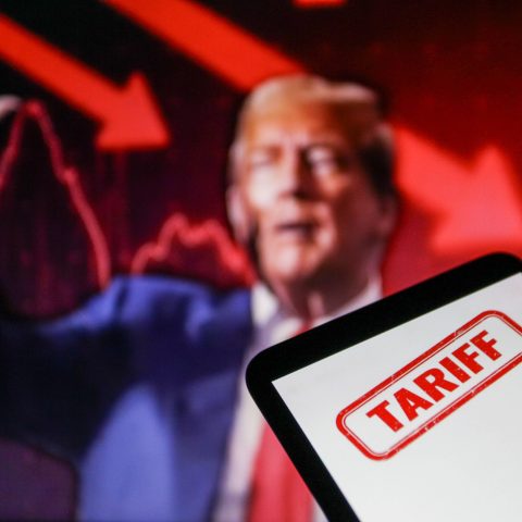 Il presidente Usa Donald Trump e i dazi (Ipa/Fotogramma)