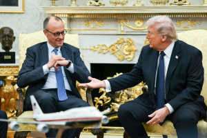 Friedrich Merz e Donald Trump nello Studio ovale