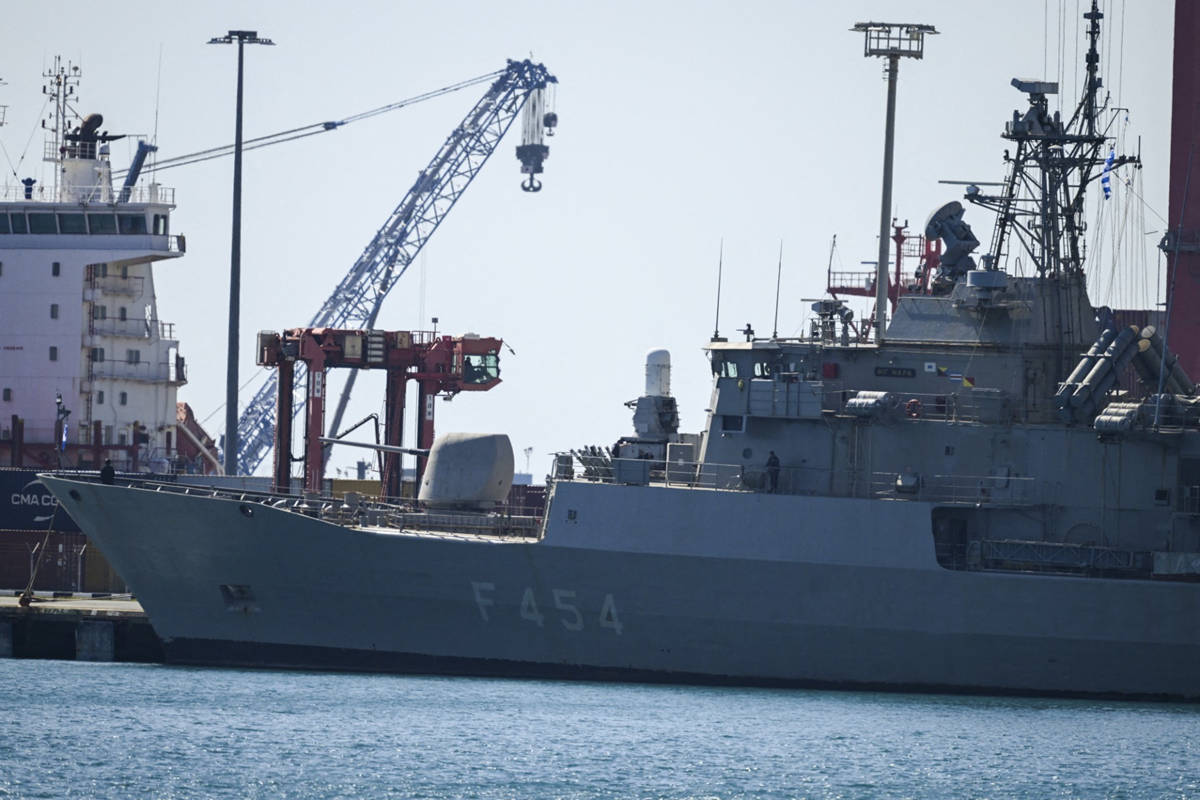 La fregata greca Psara nel porto cipriota di Limassol