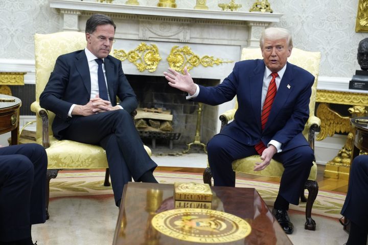 Washington, il Presidente Trump incontra il Segretario Generale della NATO Mark Rutte nello Studio Ovale