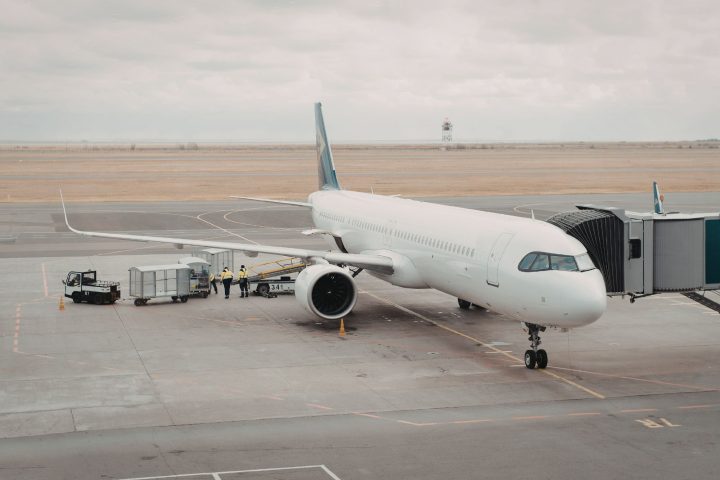 Voli aeroporto canva