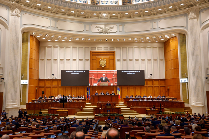 Romania sfiducia bolojan