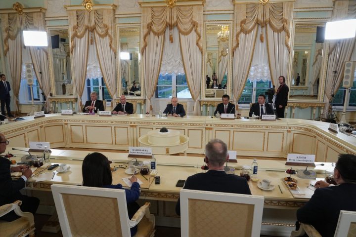Vladimir Putin incontra i rappresentanti delle agenzie di stampa internazionali
