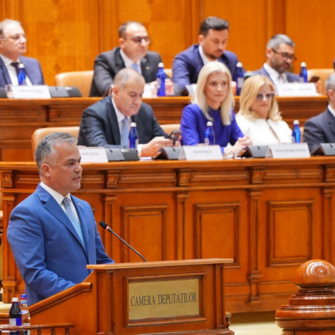Vestea adrian parlamento romania afp