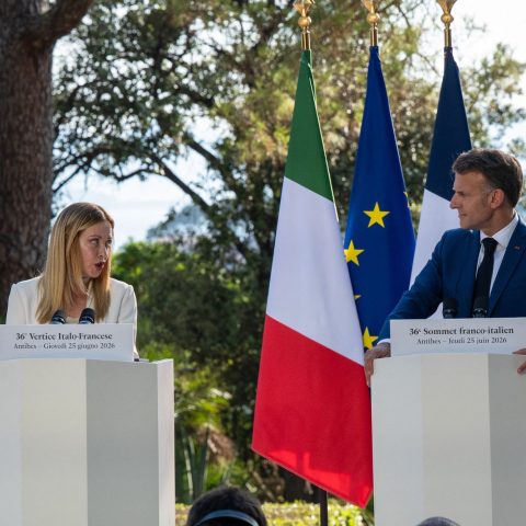 Meloni macron vertice ipa