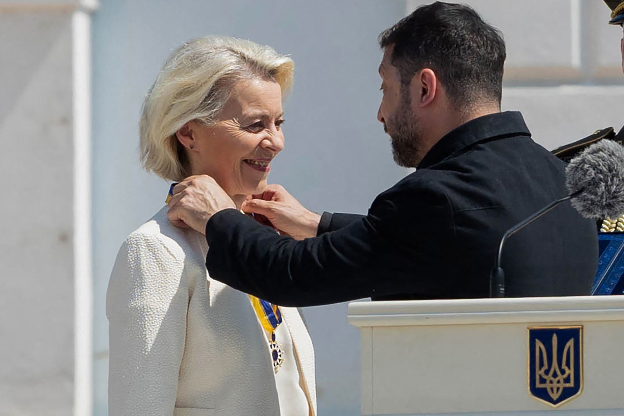 Riconoscimento von der leyen zelensky kyev afp