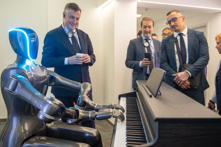 Eu cina robot european parliament