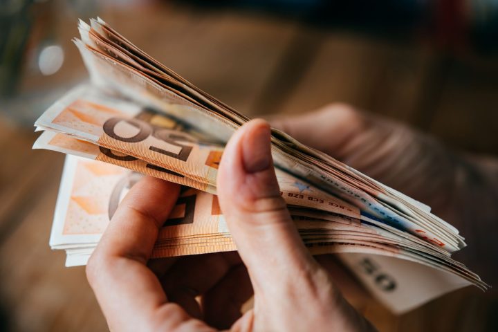 Euro canva