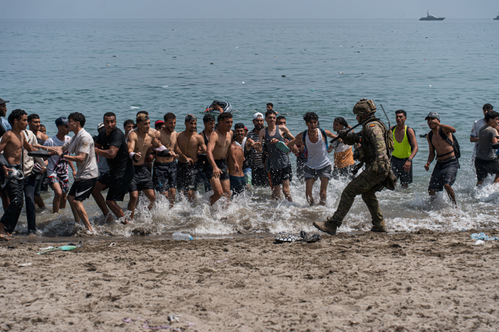 Ceuta migranti respinti