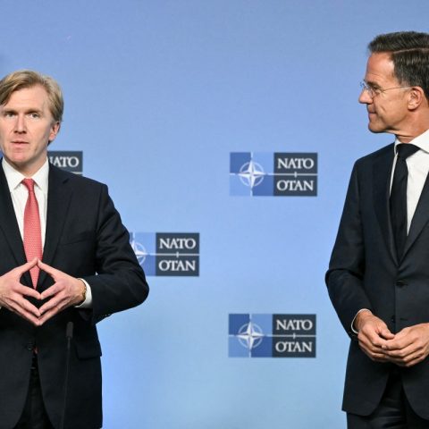 Elbridge Colby e Mark Rutte
