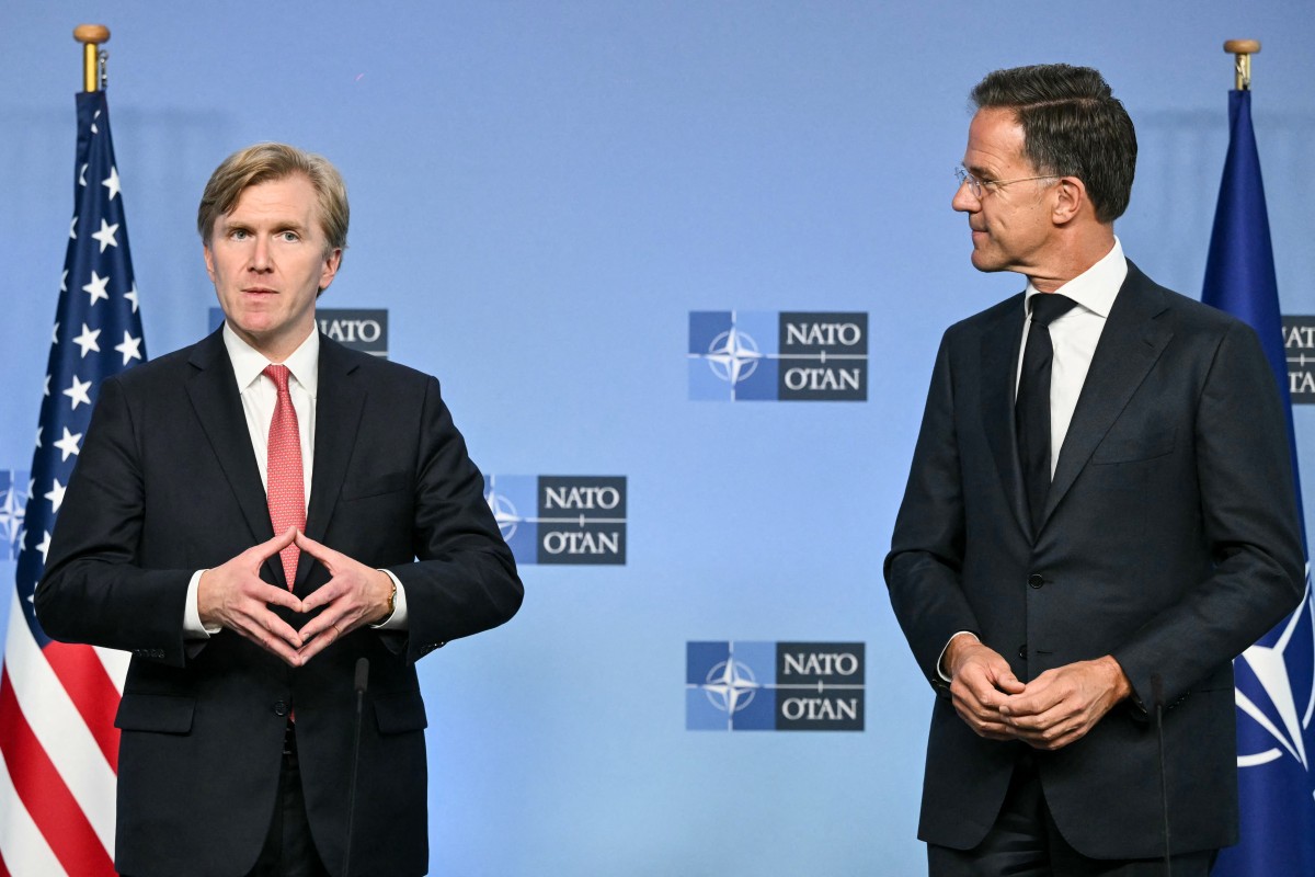 Elbridge Colby e Mark Rutte