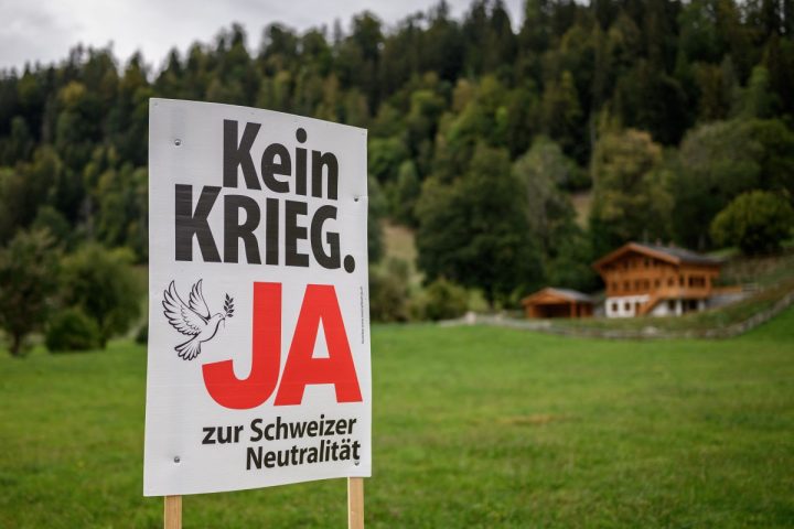 Cartello elettorale referendum sulla neutralità in Svizzera