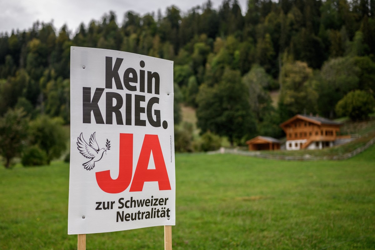 Cartello elettorale referendum sulla neutralità in Svizzera