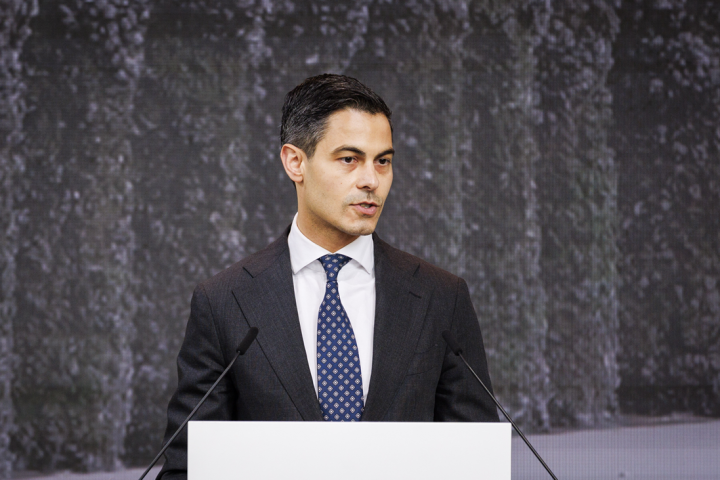 Rob Jetten, premier olandese, parla in conferenza stampa