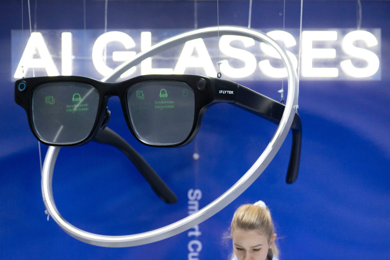 Smart glasses