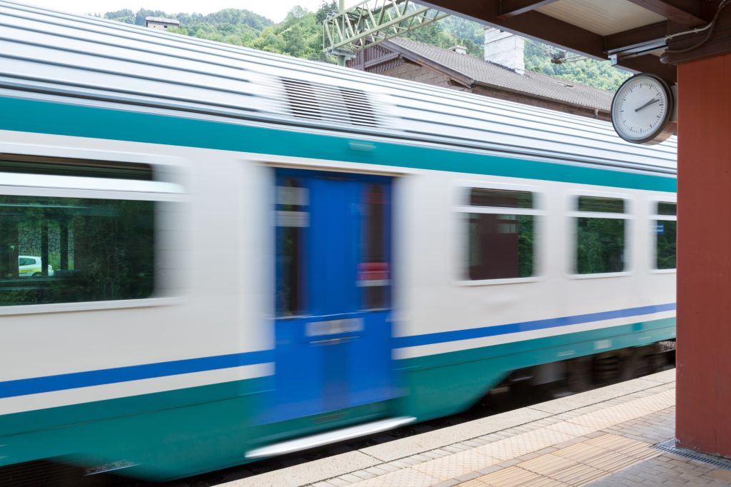 Treno In Corsa Canva