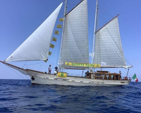 Mare, Il Bilancio Di Goletta Verde: Un Punto Inquinato Ogni 80 Km