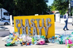 Ginevra, I Manifestanti Si Riuniscono Per L'ultimo Round Di Negoziati Per Elaborare Un Trattato Globale Sulla Plastica Giuridicamente Vincolante
