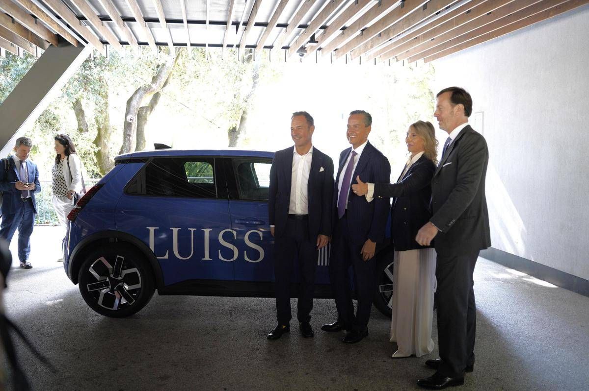 Al Via Nuovo Progetto Di Car Sharing Elettrico Di Luiss, Acea E Renault