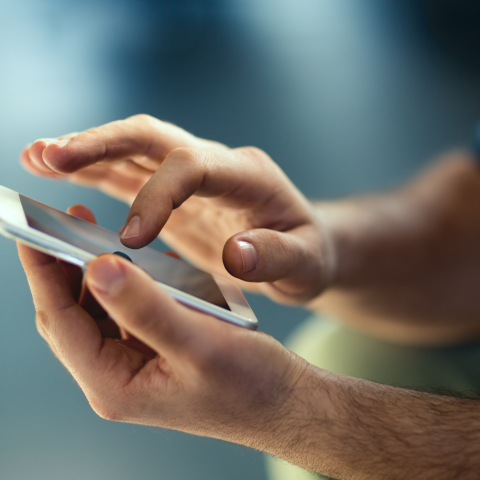 Notizie Fake Ai Smartphone Canva