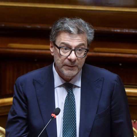 Giancarlo Giorgetti discorso Senato aumentare gli stipendi