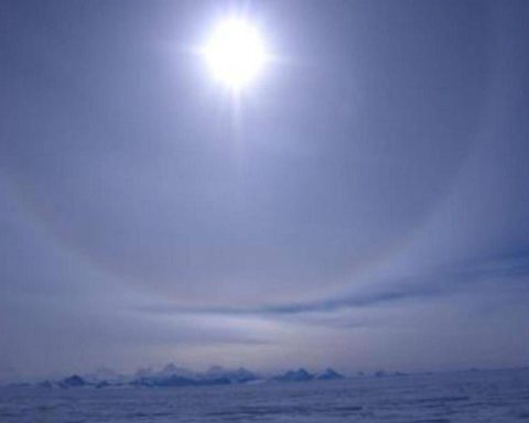 Il Ghiaccio Delle Alpi In Viaggio Verso L'antartide