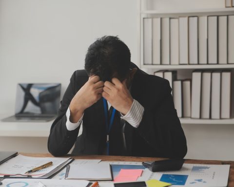 Lavoratore Stressato Canva